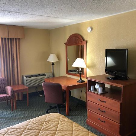 Rodeway Inn Joint Base Andrews Area Кэмп Спрингс Экстерьер фото