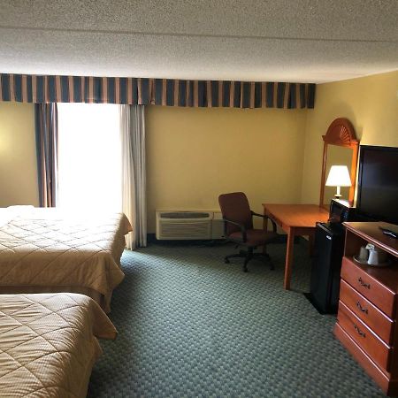 Rodeway Inn Joint Base Andrews Area Кэмп Спрингс Экстерьер фото