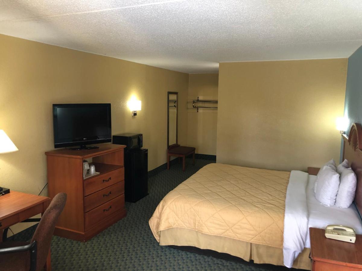 Rodeway Inn Joint Base Andrews Area Кэмп Спрингс Экстерьер фото
