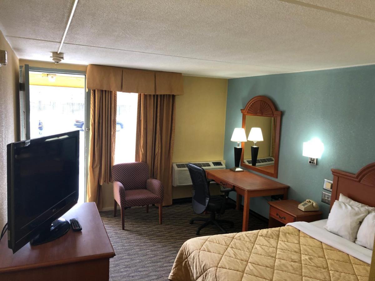 Rodeway Inn Joint Base Andrews Area Кэмп Спрингс Экстерьер фото