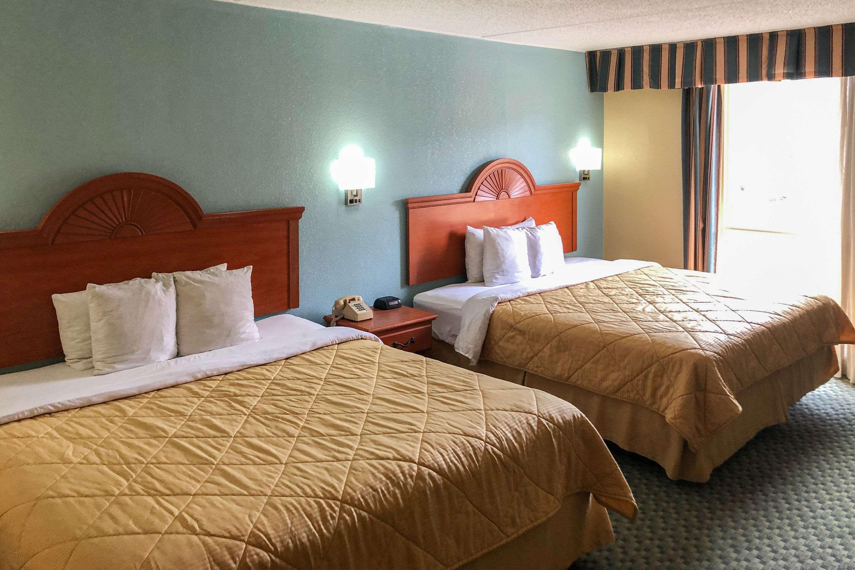 Rodeway Inn Joint Base Andrews Area Кэмп Спрингс Экстерьер фото