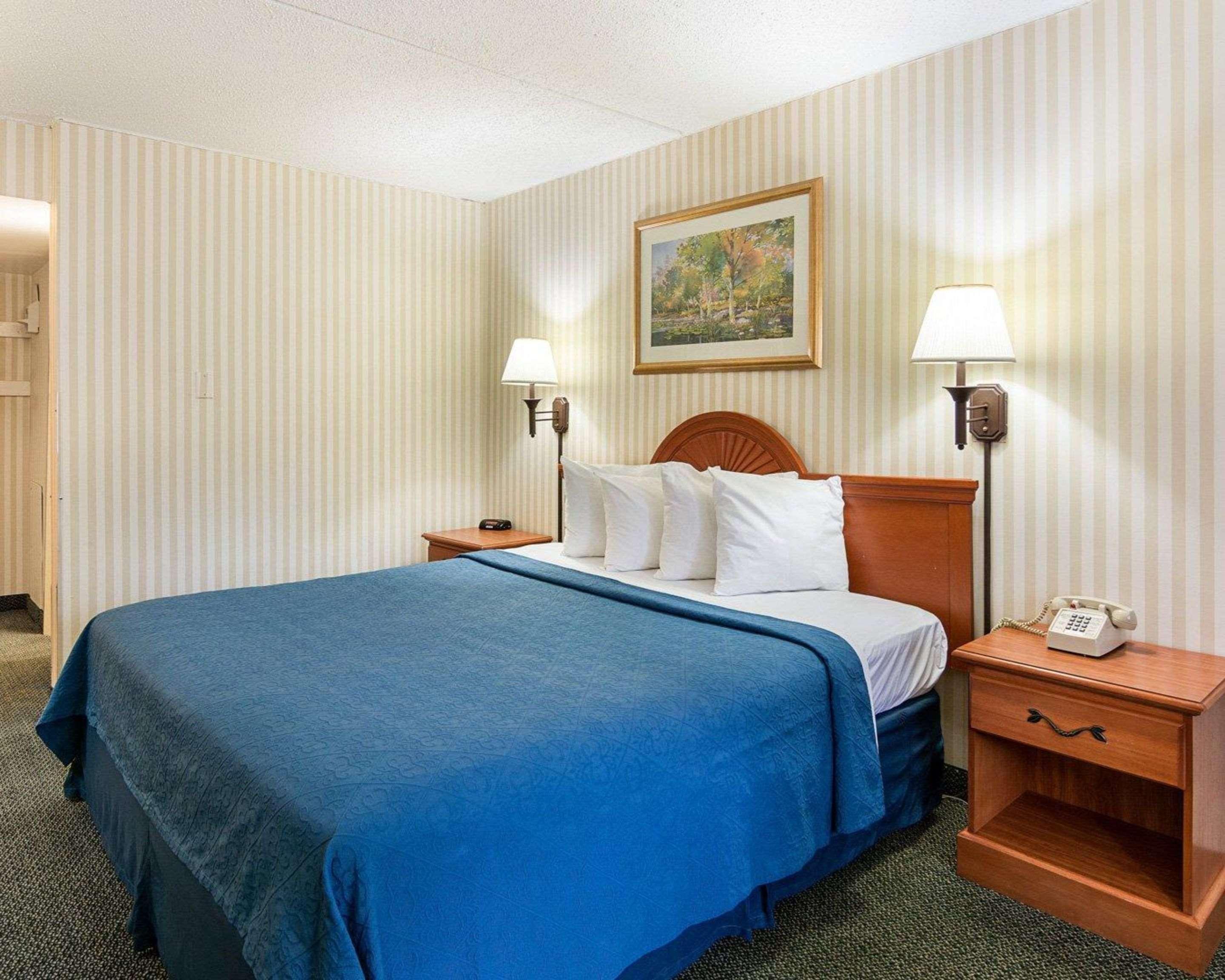 Rodeway Inn Joint Base Andrews Area Кэмп Спрингс Экстерьер фото