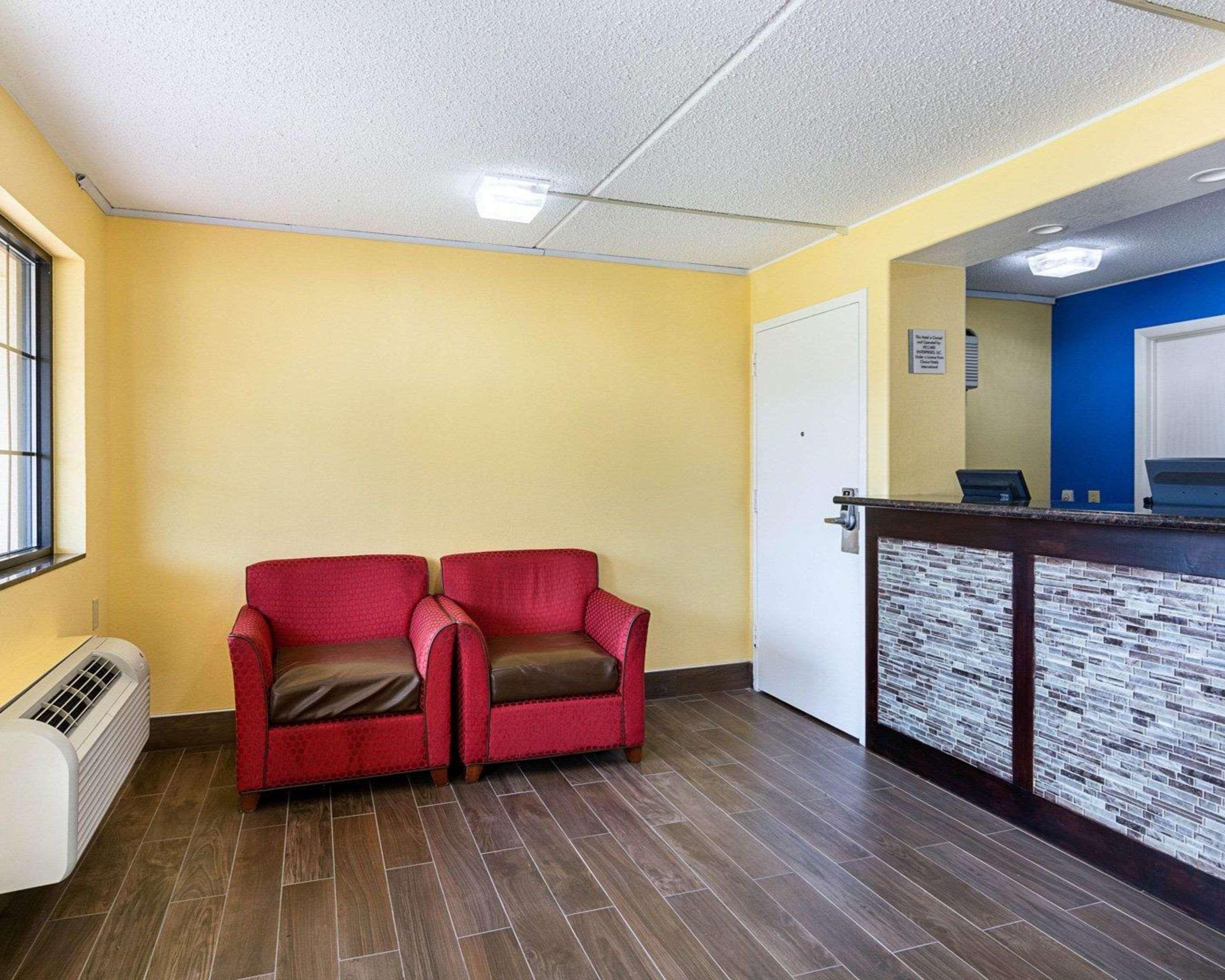Rodeway Inn Joint Base Andrews Area Кэмп Спрингс Экстерьер фото