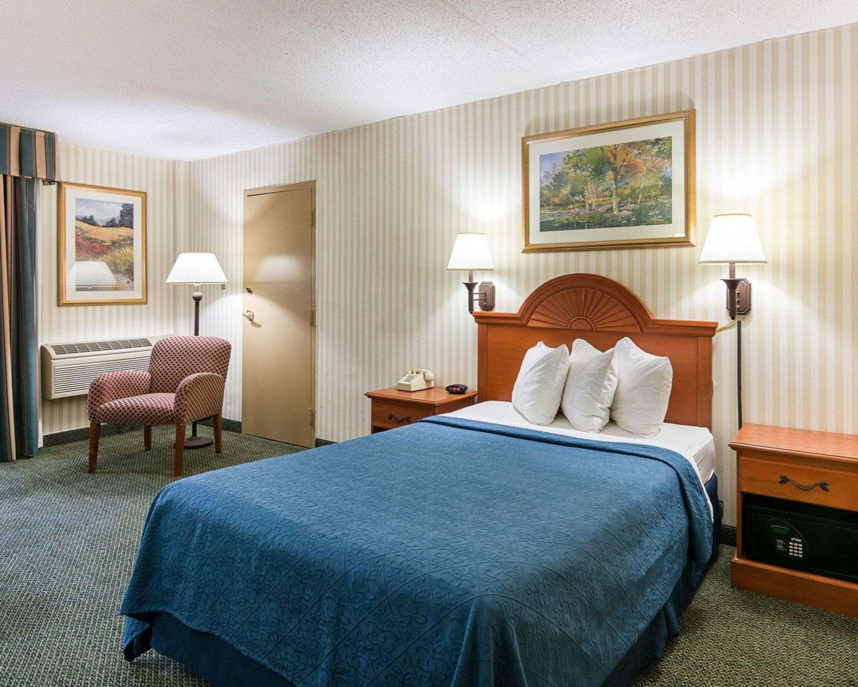 Rodeway Inn Joint Base Andrews Area Кэмп Спрингс Экстерьер фото