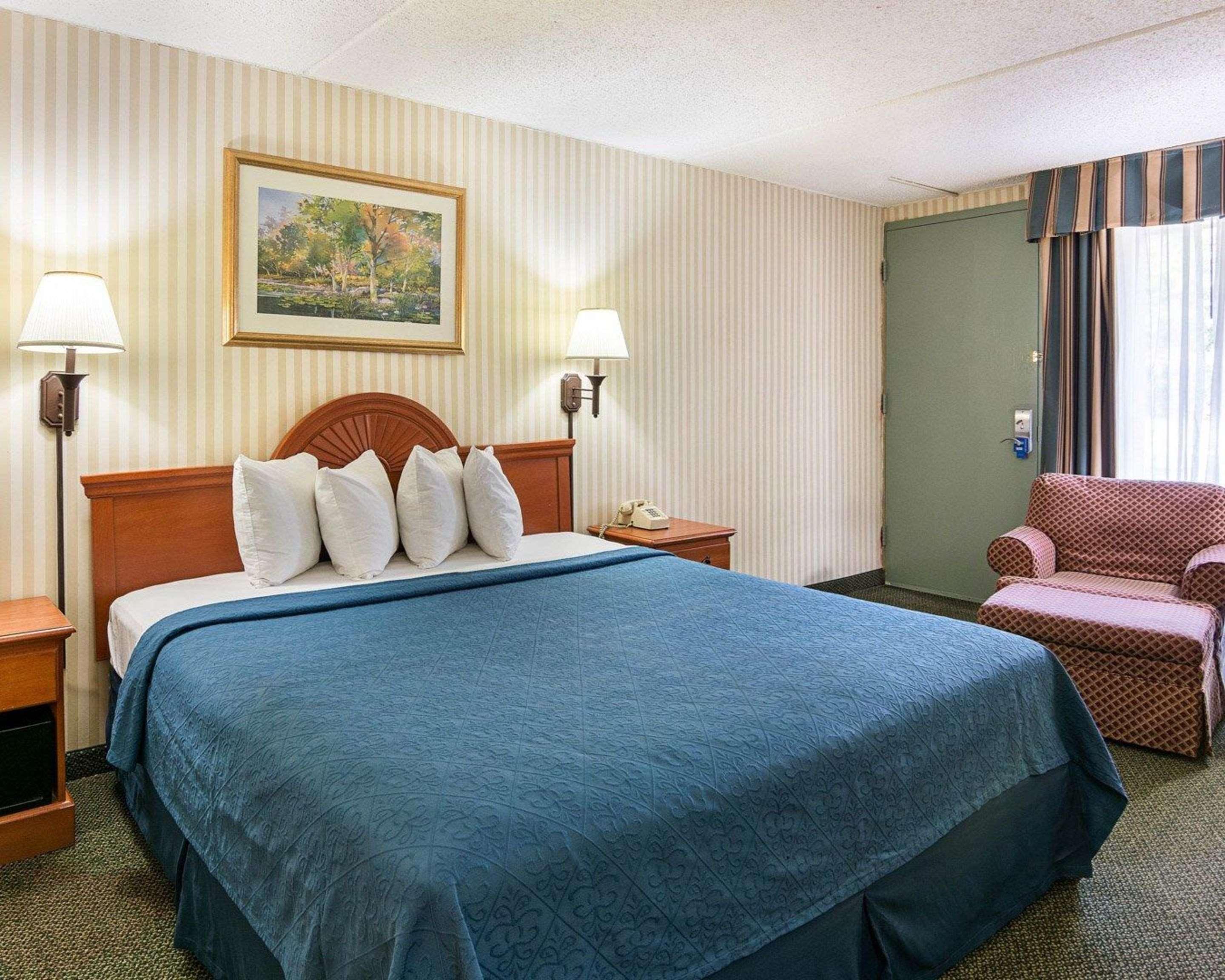 Rodeway Inn Joint Base Andrews Area Кэмп Спрингс Экстерьер фото