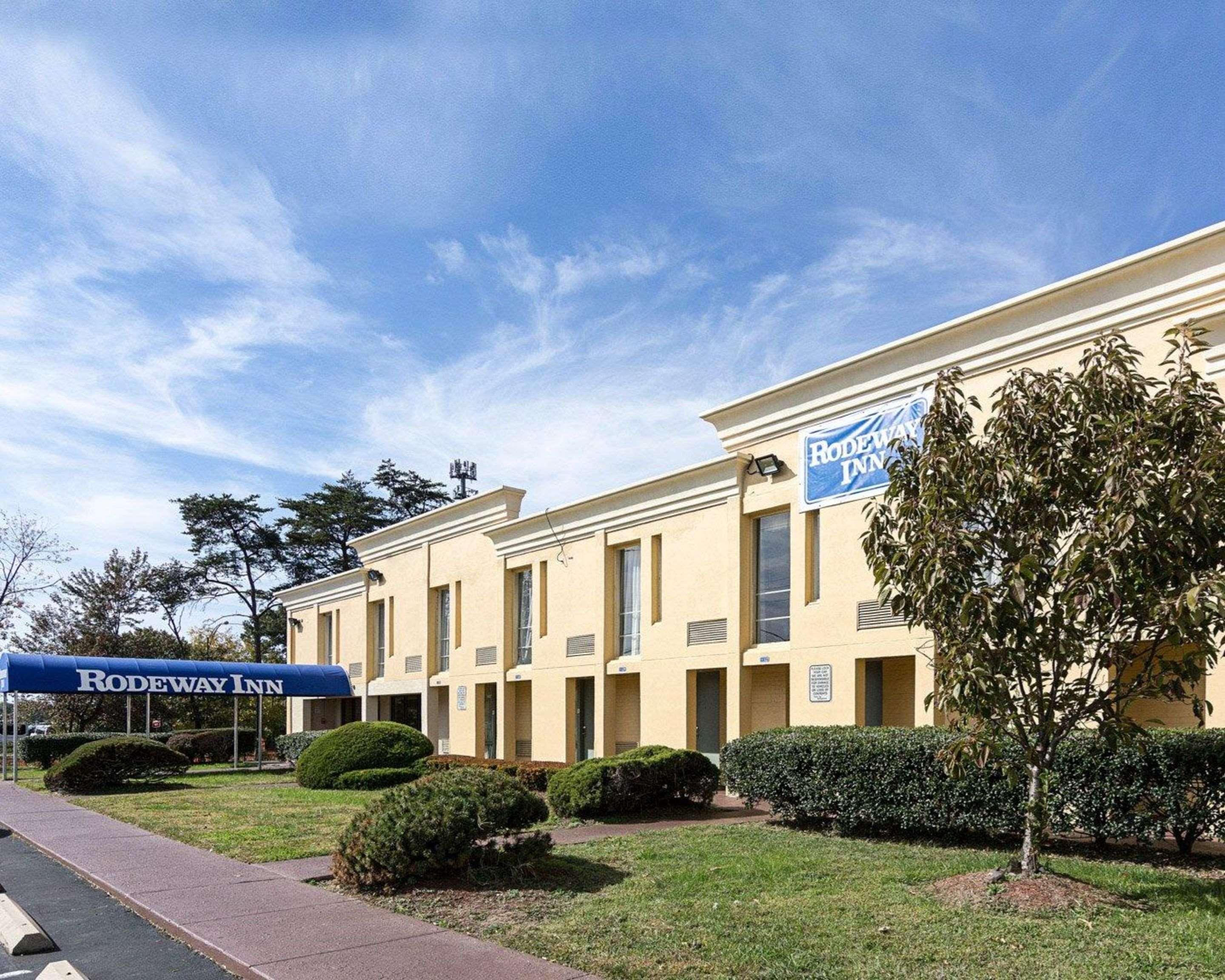 Rodeway Inn Joint Base Andrews Area Кэмп Спрингс Экстерьер фото