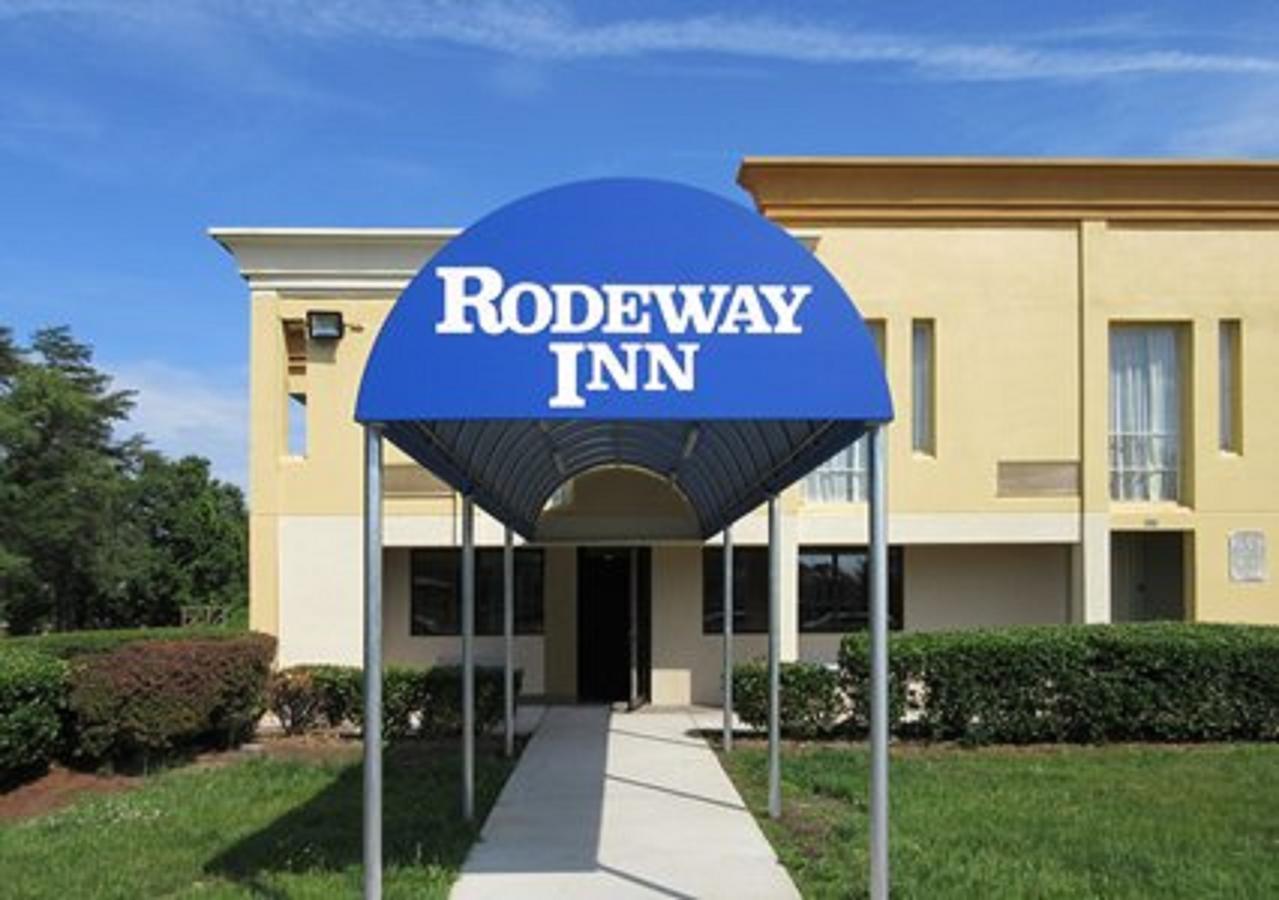 Rodeway Inn Joint Base Andrews Area Кэмп Спрингс Экстерьер фото
