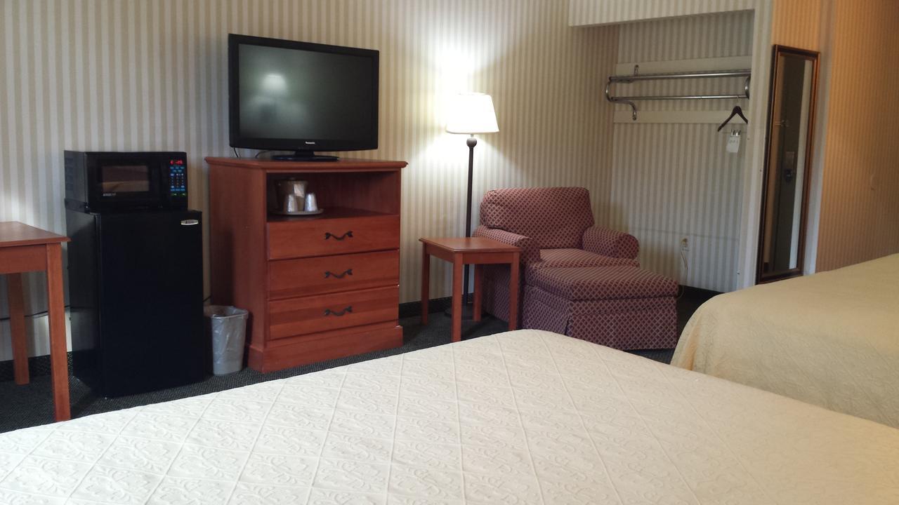 Rodeway Inn Joint Base Andrews Area Кэмп Спрингс Экстерьер фото